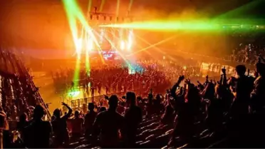 Son dakika haberleri... Hollanda'da gece kulübünde bin 300 kişiyle Kovid-19 deneyi