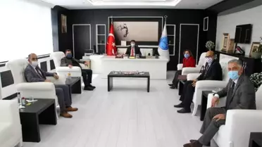 Rektör Karacoşkun tebrikleri kabul etti
