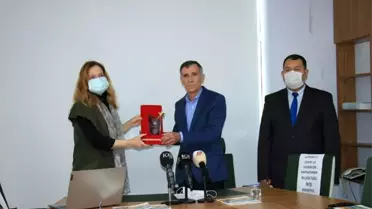 Ödüllü projeye katkı sağlayanlara plaket