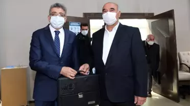 Van Valisi Bilmez, muhtarlarla bir araya geldi