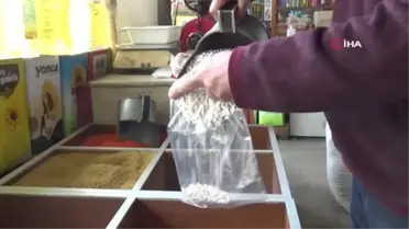 Adına türkülerin yazıldığı 'Bakkal amca' yok oluyor