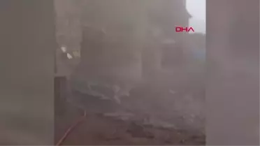 BURSA Üzerinde 'önce iş güvenliği' yazılı levha asılı duvar çöktü