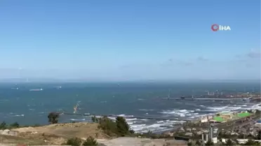 İskenderun Körfezi'nde hacizli gemi karaya oturdu