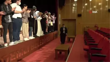 Dünya Tiyatro Günü'nde, down sendromlu 'Başkan'a özel oyun