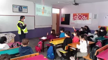 Son dakika haberleri... Öğrencilere 'Trafik Dedektifleri ve İyi Dersler Şoför Amca' eğitimi verildi
