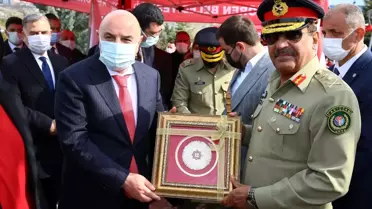 Pakistan Genelkurmay Başkanı Nadeem Raza, Keçiören'deki Peşaver Şehitlik Anıtı'nı ziyaret etti