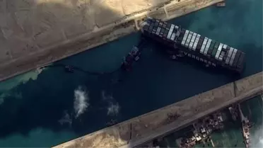 Mısır, Süveyş Kanalı'ndaki krizle ilgili harekete geçti! Geminin sahibi firmadan en az 1 milyar dolar tazminat istiyor