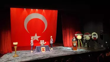 Handan Ertuğrul için Muhsin Ertuğrul Sahnesi'nde bir tören düzenlendi