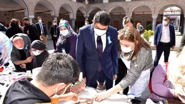 Otizmli bireyler ahşap boyama etkinliğinde buluştu