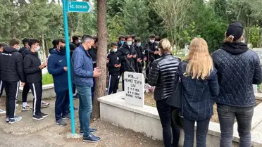 Tevfik Lav mezarı başında anıldı