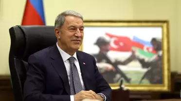 Bakan Akar, Azerbaycan Savunma Bakanı Hasanov ile görüştü