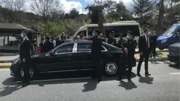 CUMHURBAŞKANI ERDOĞAN SARIYER'DE MİNİBÜS DURAĞINA UĞRADI