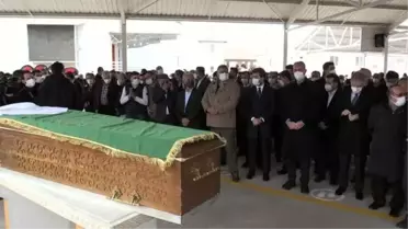 GAZİANTEP - Adalet Bakanı Abdulhamit Gül'ün annesi Saliha Gül son yolculuğuna uğurlandı (2)