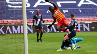Süper Lig: Kayserispor: 0 Antalyaspor: 1 (İlk yarı)