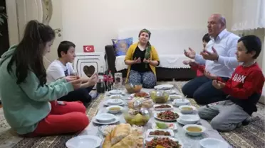 RAMAZANIN İLK İFTARI HAKKARİ'DE AÇIDI