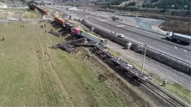 Son dakika haberleri! Adana'da yük trenleri çarpıştı, 2 makinist yaralandı (2)