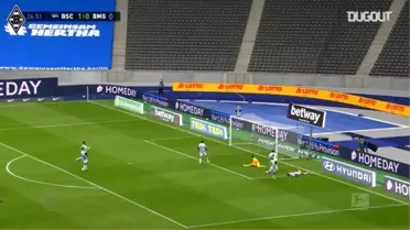 Alassane Plea'nın Hertha Berlin'e Attığı Gol