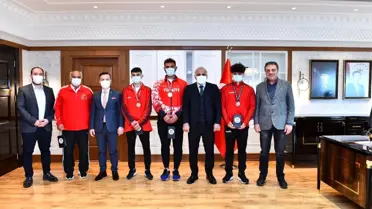 Şampiyon sporculardan Başkan Zorluoğlu'na ziyaret