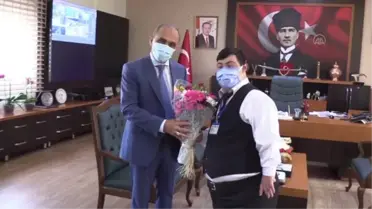 Adana Emniyet Müdürü İnci, 23 Nisan'da koltuğunu bir günlüğüne engelli çocuklara devretti