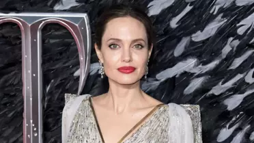 Angelina Jolie çocukları için yönetmenliği bıraktı