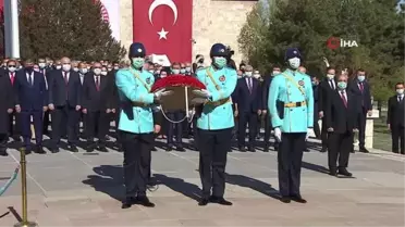 Devlet erkanından Anıtkabir'e ziyaret