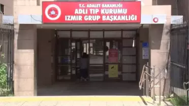 Minik Bulut, yangından korunmak için koltuğun altına saklanmış