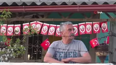 Adnan öğretmen, öğrencilerini bekliyor: 'Sanki sınıfmış gibi evimin bahçesini süsledim'