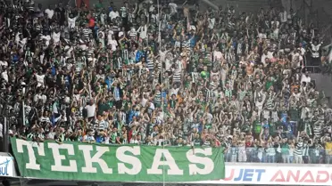 Bursaspor taraftar grubundan Başkan Erkan Kamat'a sert mesaj