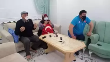 Rıza Kayaalp'in baba evinde şampiyonluk sevinci