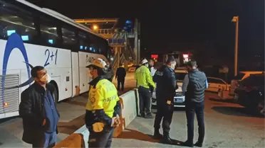 Güler misin ağlar mısın? Temaslı çift insanların canını hiçe sayıp cenazeye katılmak için yollara düştü