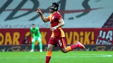 Radamel Falcao özel maskeyle