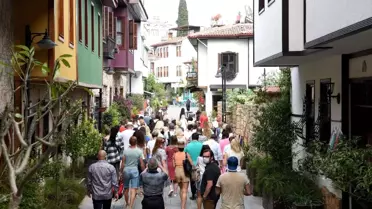 Uysal, yabancı turizmcilere seslendi: 'Doğru ülkedesiniz'