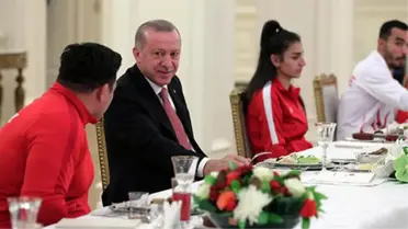 Cumhurbaşkanı Erdoğan, Madalya kazanan milli sporcularla iftarını açtı