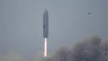 SpaceX'in Starship'i ilk defa patlamadan indi, Blue Origin ilk uzay uçuşu için açık artırma başlattı