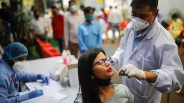 Hindistan'da Covid: Günlük vaka sayısı 410 bini geçti, hükümet 'Artışın nedeni yeni varyant olabilir' diyor
