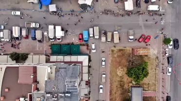 Yerleşik Rusların akın ettiği pazarda metrelerce HES kuyruğu
