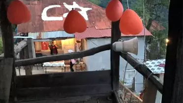 Köylerinin mezrasında ilk kez ezan sesiyle oruçlarını açmanın mutluluğunu yaşadılar