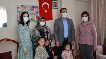 Son dakika haberleri... Hakkari Valisi İdris Akbıyık'tan şehit ailesine 'Anneler Günü' ziyareti
