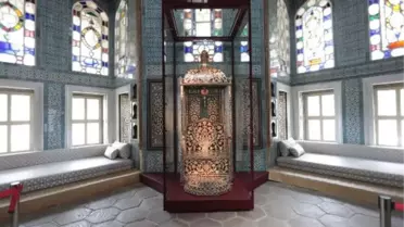 TOPKAPI SARAYI'NDA 'ARİFE TAHTI' SERGİLENMEYE BAŞLANDI