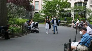 ABD'de tamamen aşılanmış kişiler maske ve mesafe kurallından muaf olacak