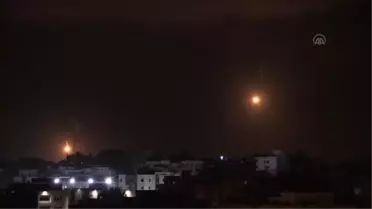 İsrail ordusu Beyt Hanun (Erez) Sınır Kapısı'na aydınlatma fişekleri attı