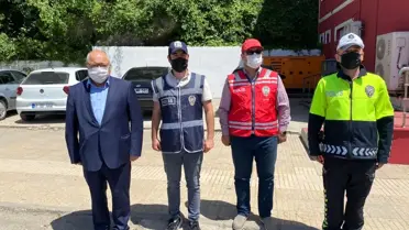 Vali Yardımcısından polislere çikolata ikramı