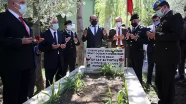 Şehit Oktay Altuntaş şehadetinin yıl dönümünde kabri başında anıldı