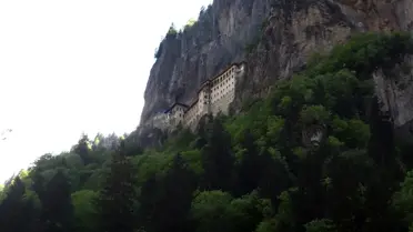 Sümela Manastırı'ndaki restorasyon ve çevre düzenlemesi çalışmalarının yüzde 70'i tamamlandı