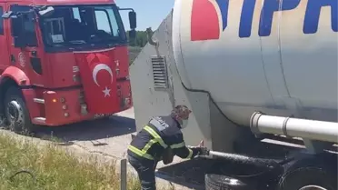 Son dakika haberleri: Kırklareli'nde seyir halindeyken lastiği alev alan gaz yüklü tankerdeki yangın büyümeden söndürüldü