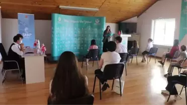 Gürcistan'da seçmeli yabancı dil olarak Türkçe öğrenen öğrenciler için şiir yarışması yapıldı