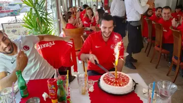 Milli karateciler Porec'de elde ettikleri tarihi başarıyı Esat Delihasan'a adadı