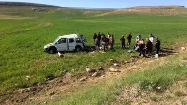 Sivas'ta kamyonet şarampole uçtu: 2'si ağır 5 yaralı