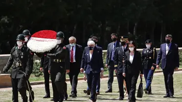 ABD Dışişleri Bakan Yardımcısı Sherman, Anıtkabir'i ziyaret etti