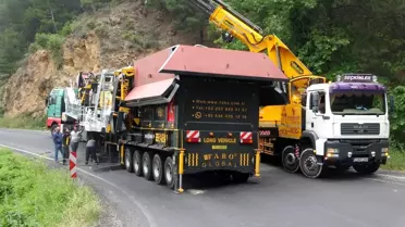 Çanakkaleİzmir kara yolu 13 saat sonra kontrollü olarak trafiğe açıldı